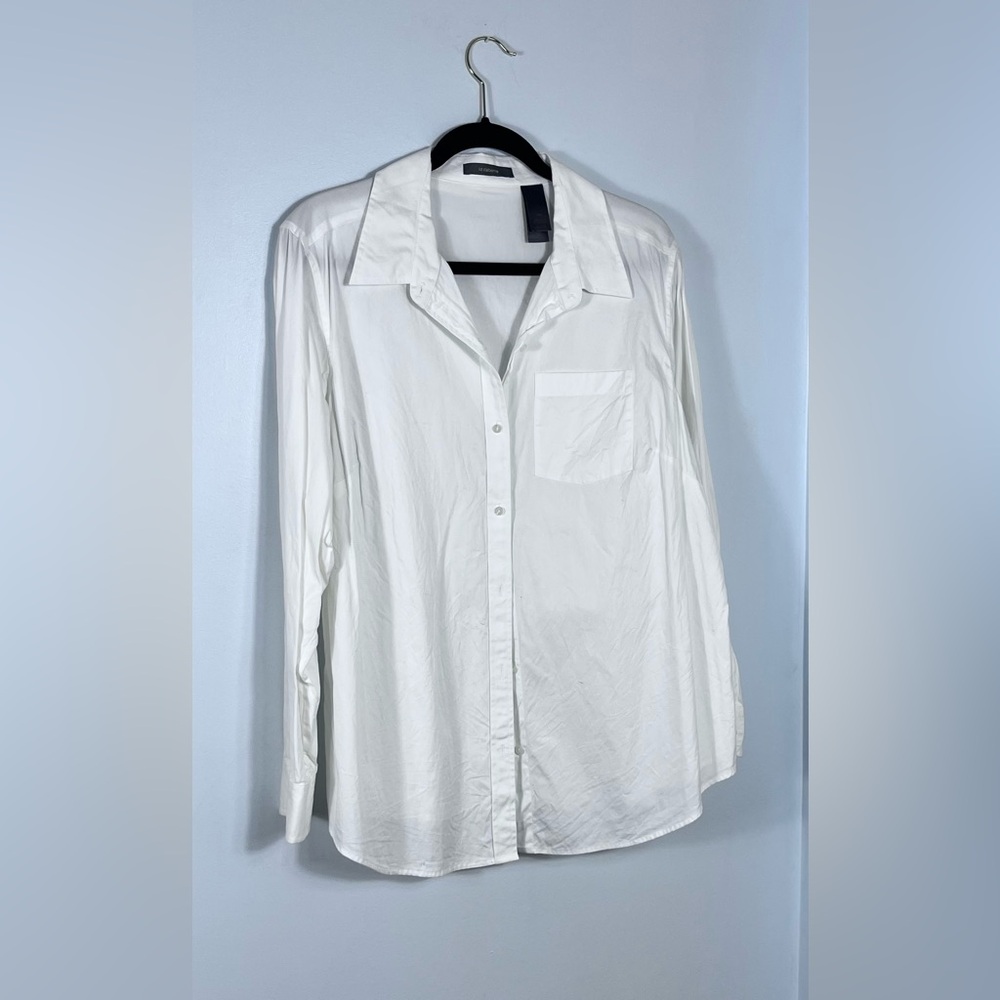 Liz Claiborne Off White Button Down Dress Shirt. EXC